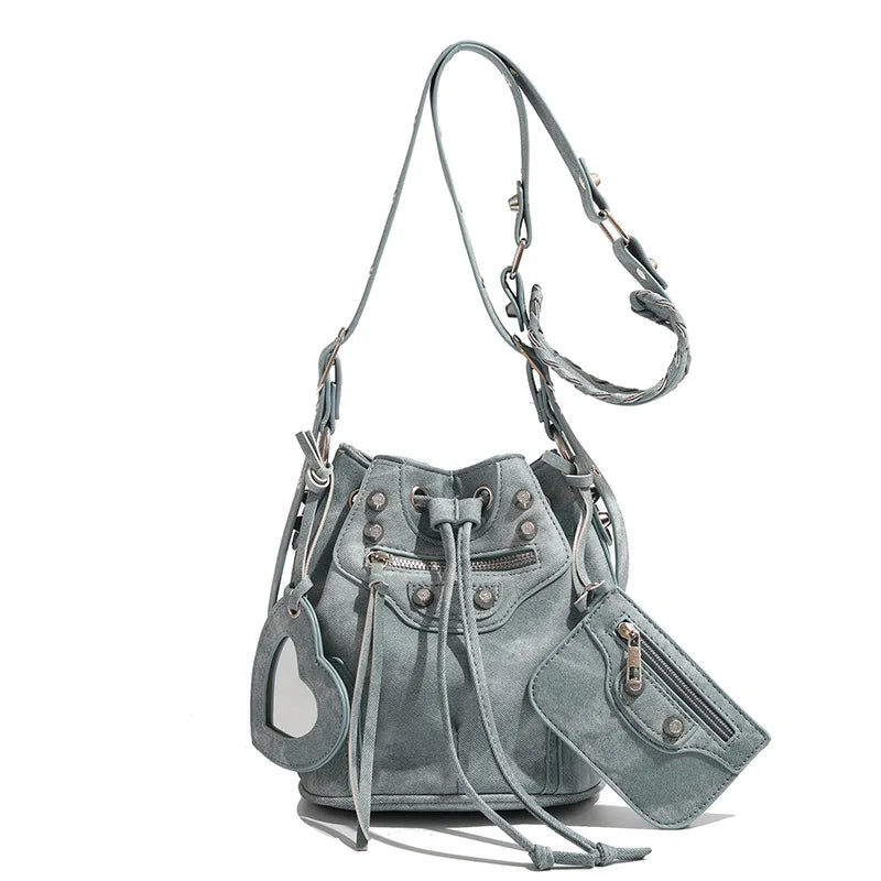 2025 Crossbody bag female new heavy industry locomotive wind rivet tide pump with bucket bag fashionable shoulder bag