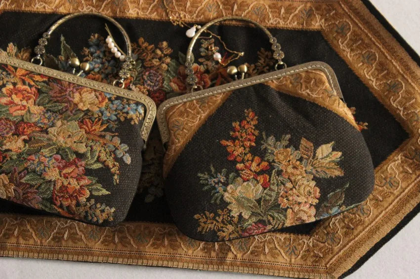 Lost in Vinatge 1950s Floral Tapestry Embroidered Bag Gold Chain Handle Petitpoint Clutch Antique Kiss Lock Small Evening Bag