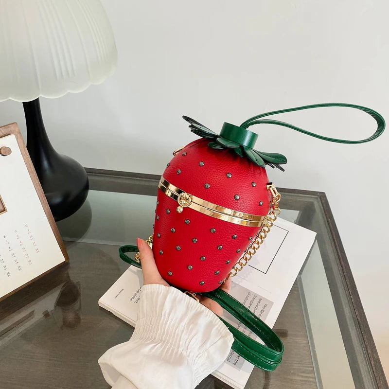 Luxury Designer Strawberry Bag Women Banquet Handbag New Pearl Shoulder Bags Chain Crossbody Purse for Girl Phone Pocket Rivet