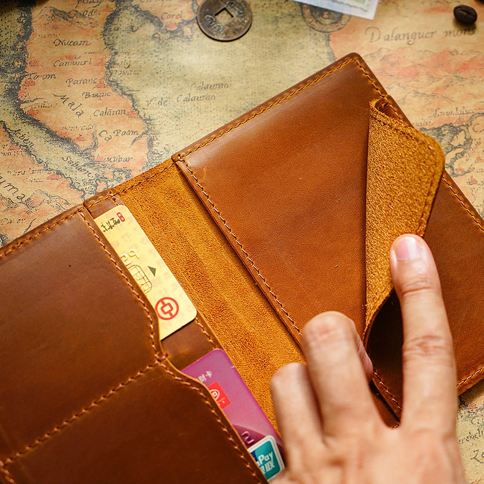 Vintage Leather Passport Cover Holder Multifunctional Travel Wallet Case Card Bag for Men's and Women's Travel Accessory