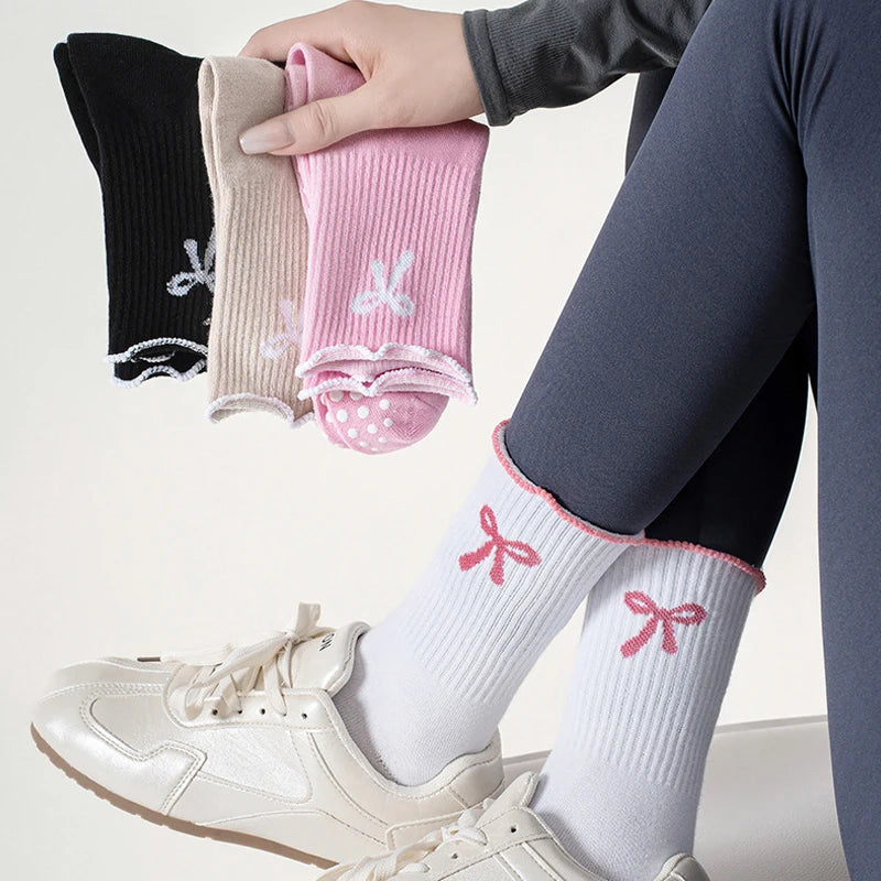 Dreamlikelin 1 Pair Women's Mid-Calf Pilates Socks Non-Slip Professional Yoga Socks Bow Print Fitness & Sports Socks