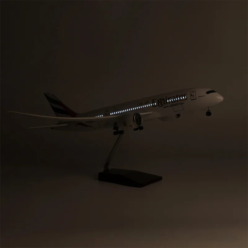 787 Emirates Aircraft Model With Lights And Wheels Simulation, Static Model Ornament, Model Airplane Enthusiast Gift