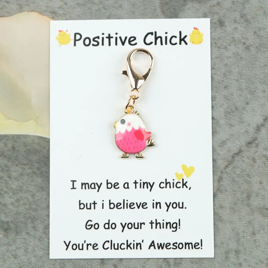 8 pcs cute chick keychain with accompanying motivational greeting cards, perfect for birthdays, parties, and holiday gifts.