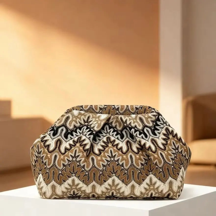 2026 New Bohemian Style Jacquard Clutch Bag for Women, Vintage Wave Pattern Embroidered Pleated Cloud Bag, Large Capacity Versatile Clutch for Various Occasions, Evening Bags, Commuting Dumpling Bag (Pattern Random)