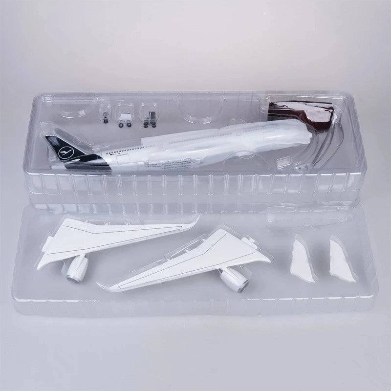 Lufthansa Plane Model A350 47CM Plastic model toys for children With lights and wheels Collected Gift By Aviation