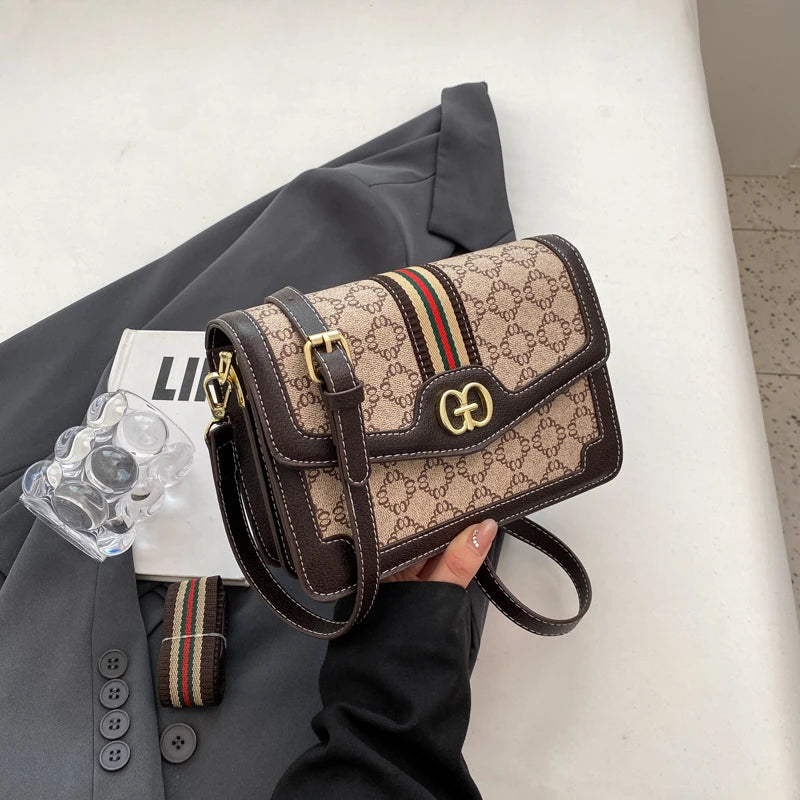 Fashion Classic Women Shoulder Bag Geometric Print Metal Logo Crossbody Bag Lightweight PU Handbag For Commuting