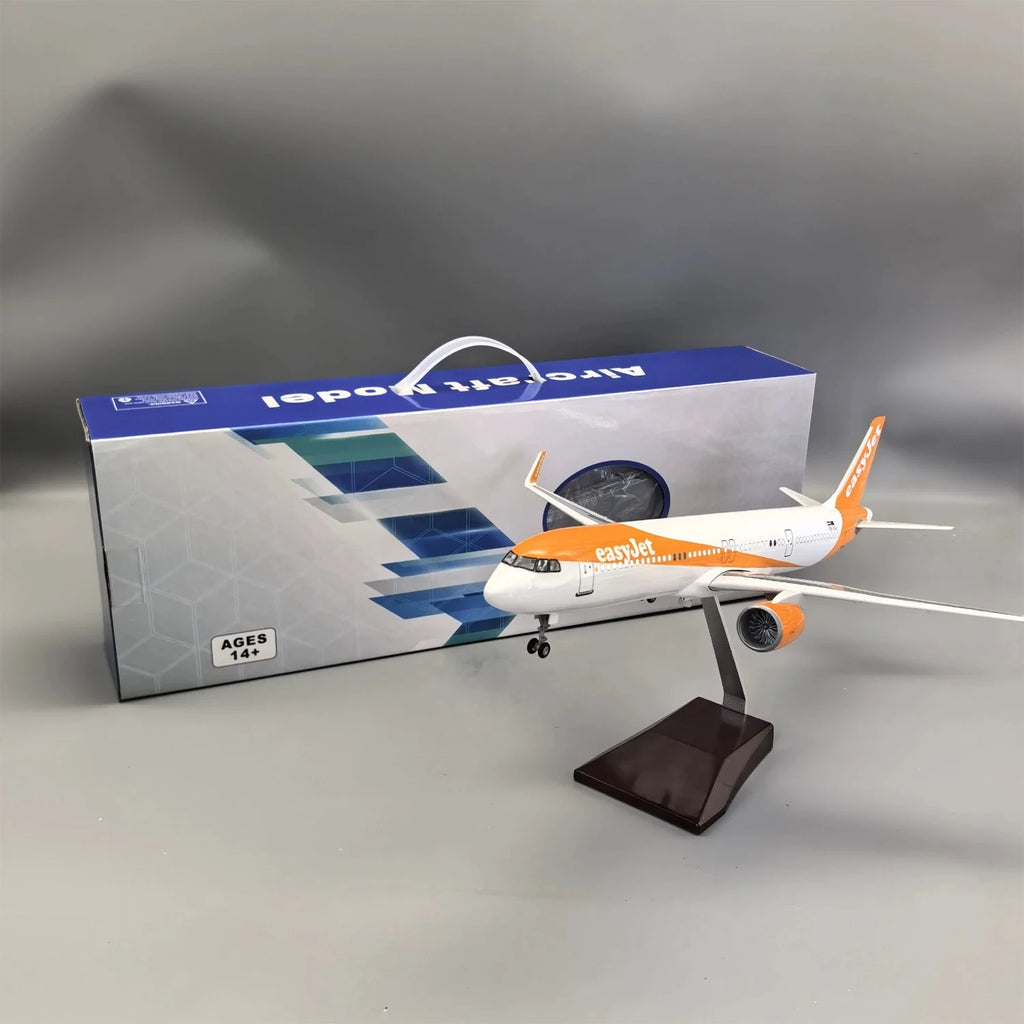 Aircraft model 321 EasyJet Airlines A321 miniature airplane Resin With Landing Gear Light Souvenir Plane Toy toys boys kids gift