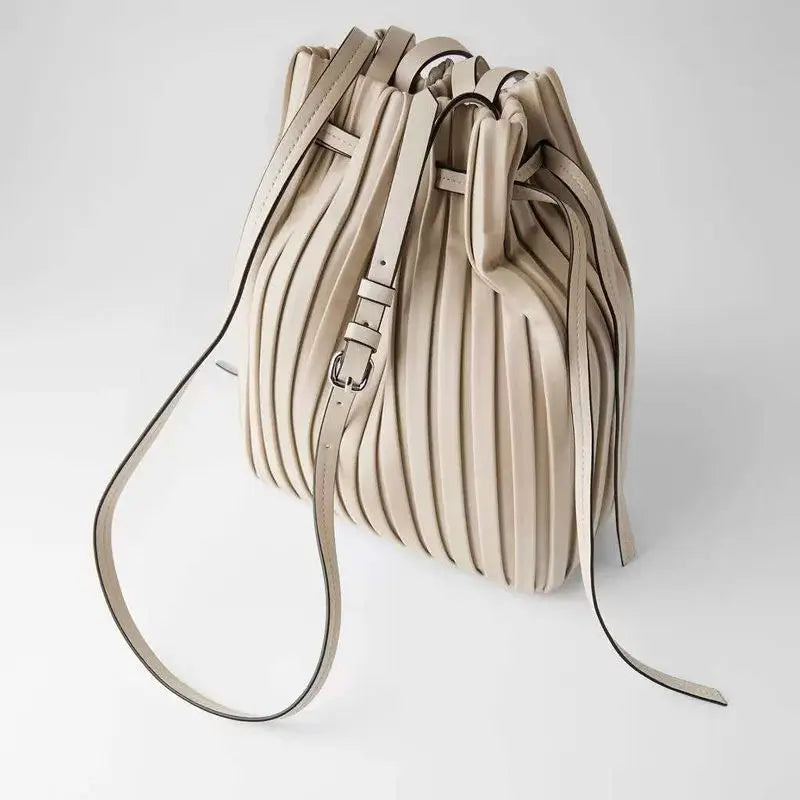 Women Bag Pleated Bucket Bags 2026 New Simple and Fashionable One Shoulder Messenger Pack Bundle Handbag Women Crossbody Package