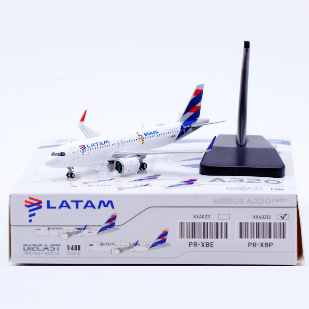 XX40212 Alloy Collectible Plane Gift JC Wings 1:400 LATAM Airlines Airbus A320neo Diecast Aircraft Jet Model PR-XBP With Stand