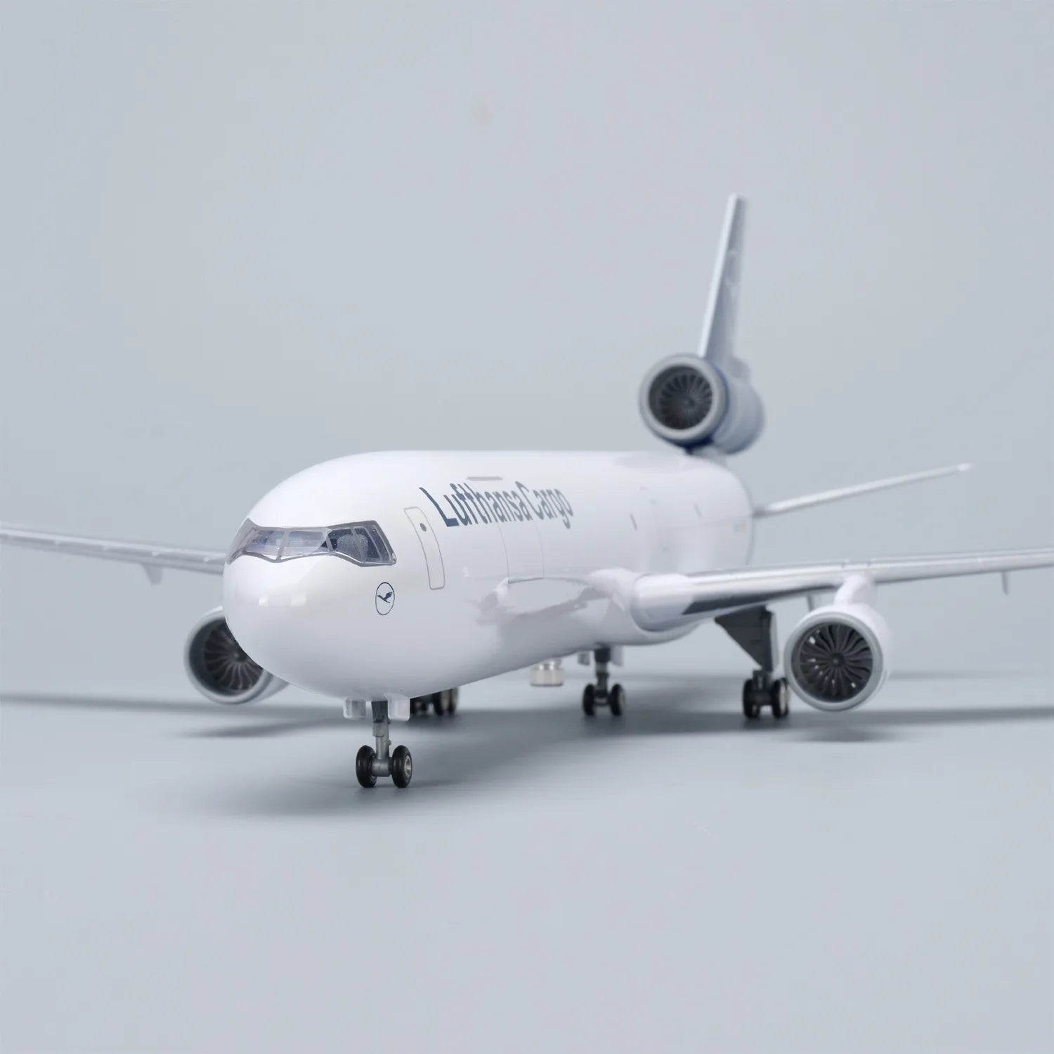 MD-11 Cargo Series Airplane Model Toy Kit 1/130 Scale Resin Diecast Plane Model with Stand For Collection display or Child Gift
