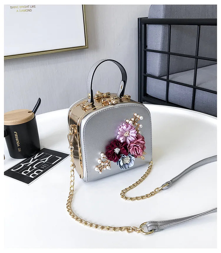 2025 Metal Clip Small Square Bag New Fashion Dinner Flower Shoulder Diagonal Handbag Bags Shoulder Bags