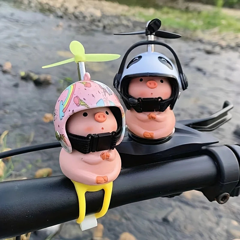 Cute Piglet Bicycle Helmet Handlebar Decoration, Strap-On Electric Vehicle, Car, and Motorcycle Decorations, Bicycle and Mountain Bike Decorations, Cute Piglet with Helmet Decoration, Strap-On Motorcycle Handlebar Creative De