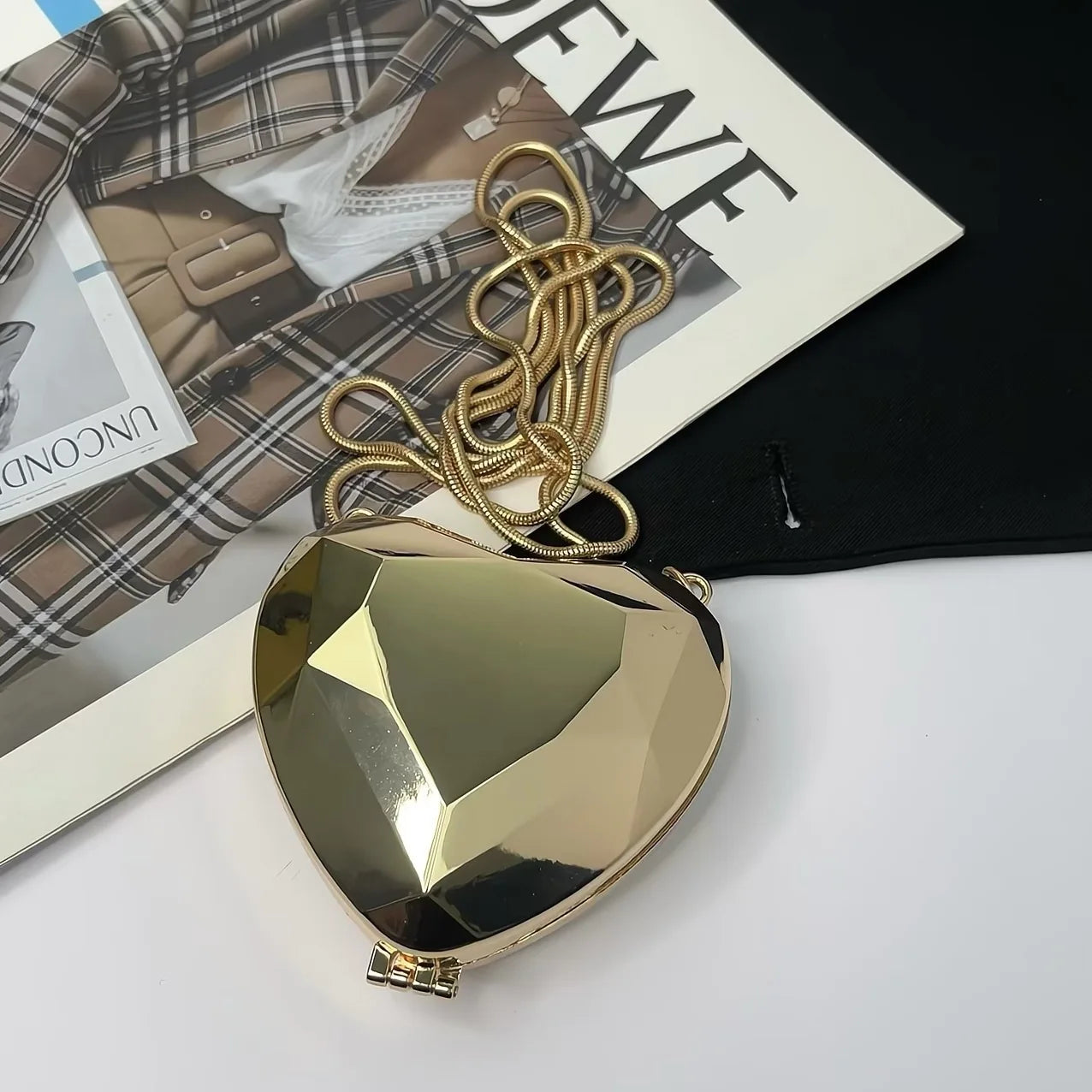 2025 New Summer Lipstick Bags For Women Fashion Pearl Mini Purse Crossbody Bag High Quality Gold Shell Bag Designer Shoulder Bag