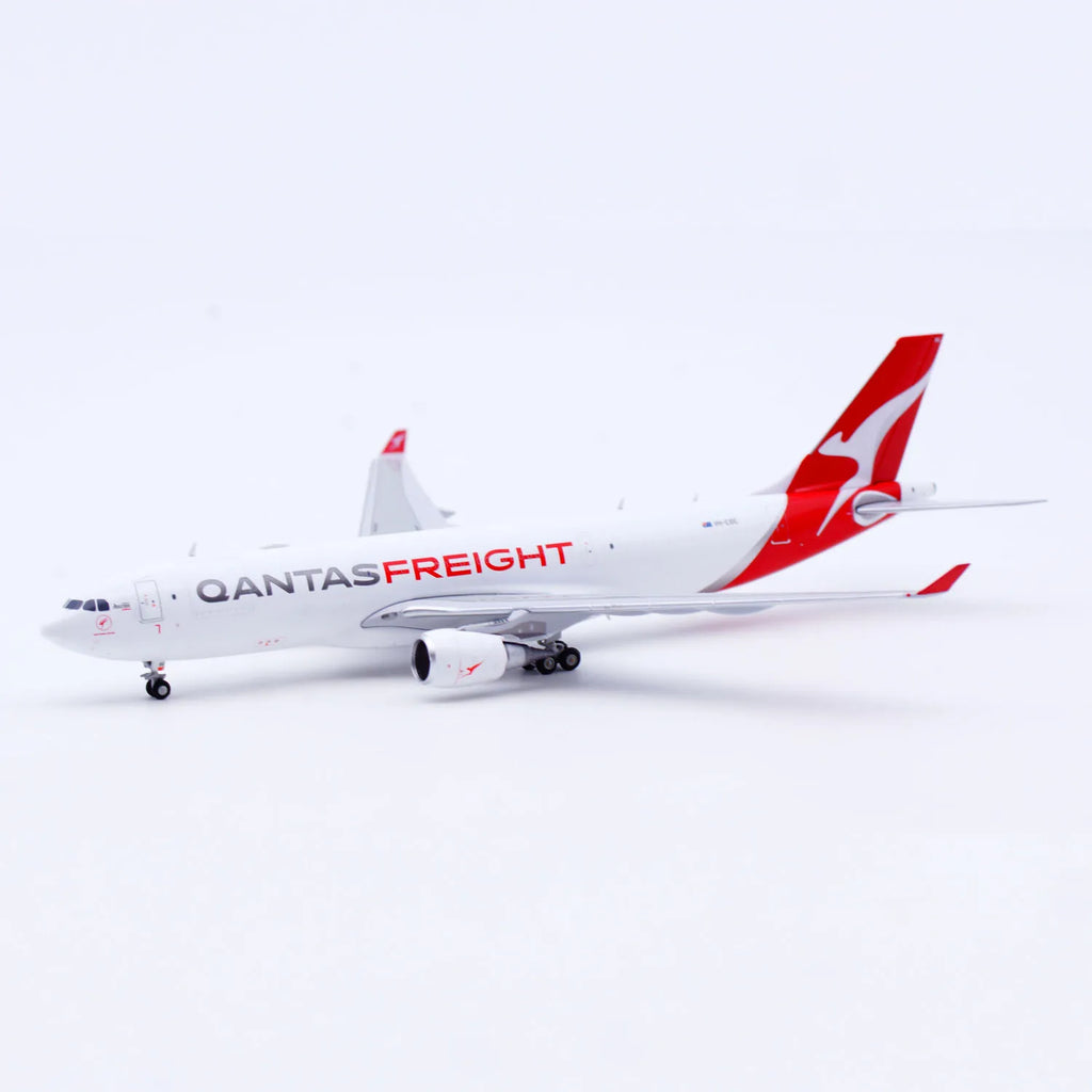 XX40247 Alloy Collectible Plane Gift JC Wings 1:400 Qantas Freight Airbus A330-200 Diecast Aircraft Jet Model VH-EBE With Stand
