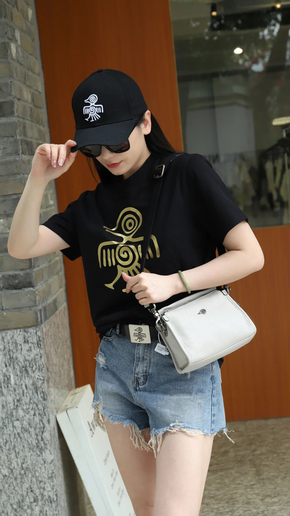 Orabird Women's Soft Genuine Leather Crossbody Shoulder Bag Top Zipper Medium Size Stylish Camera Handbag