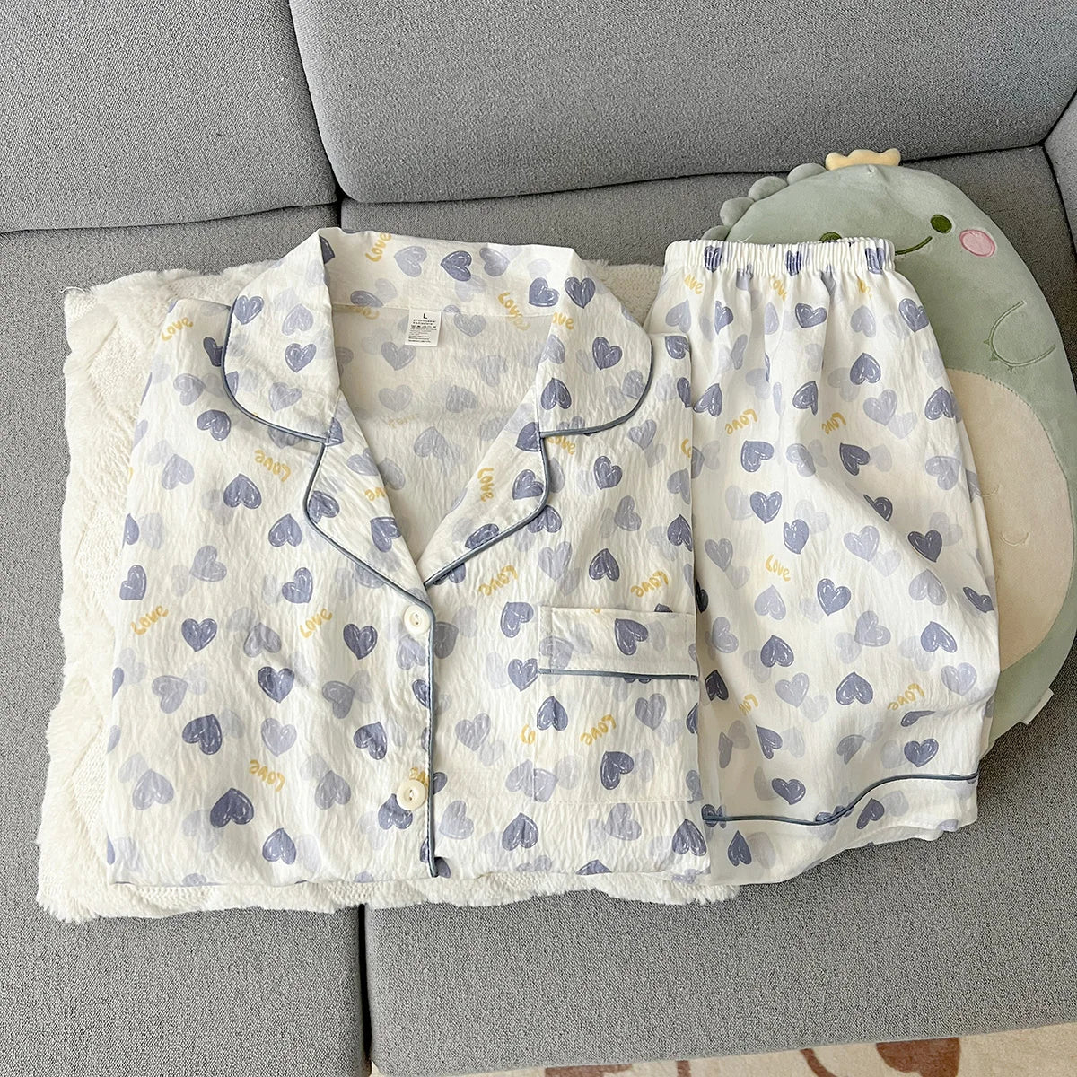 Women's Summer Thin Pajamas with Heart-Shaped Pattern, Short-Sleeved Shorts, Sweet and Cute, Can Be Worn Outside in Summer, Two-Piece Home Wear Set