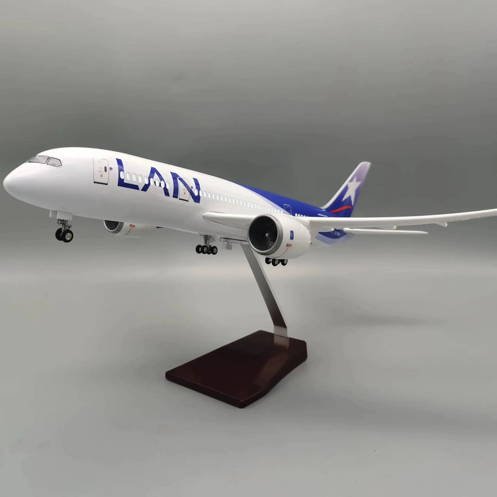 B787 Toys Plane 47CM Chile LAN Airline Airplane Model Toy  1/130 scale Miniature Plane With Light and Wheel for Collection Displ