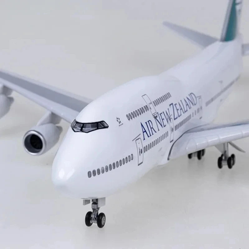 1:150 Scale Planes Model 47cm New Zealand Airways B747 Resin Diecast Airplane Toy With Light And Wheels For Kids Collection Gift