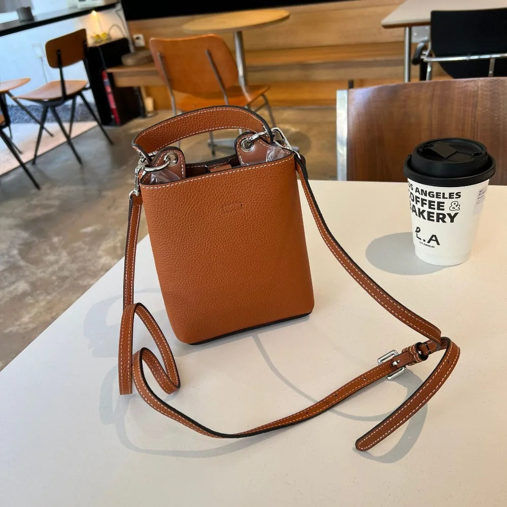 Contrasting Color First Layer Cowhide Mobile Phone Bag, New Mini Bucket Multi-function Portable Shoulder Messenger Women's Bag