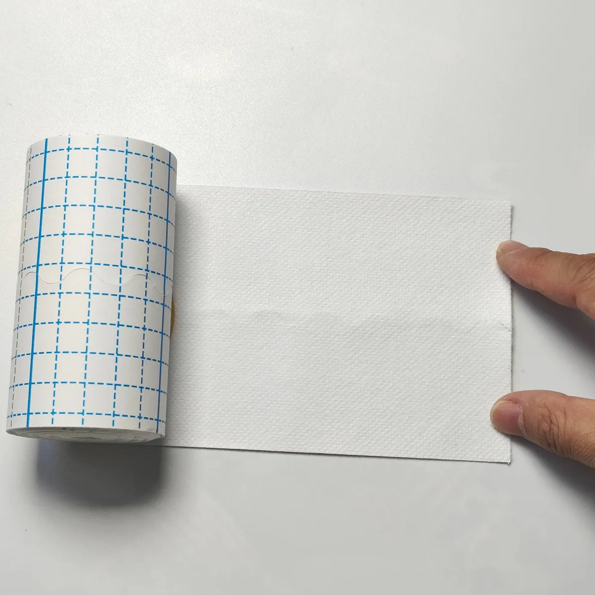 Medium Size Adhesive Plaster Roll, Self-Adhesive Tape, Breathable Non-woven Fixing Bandage Roller, Plaster Type Bandage