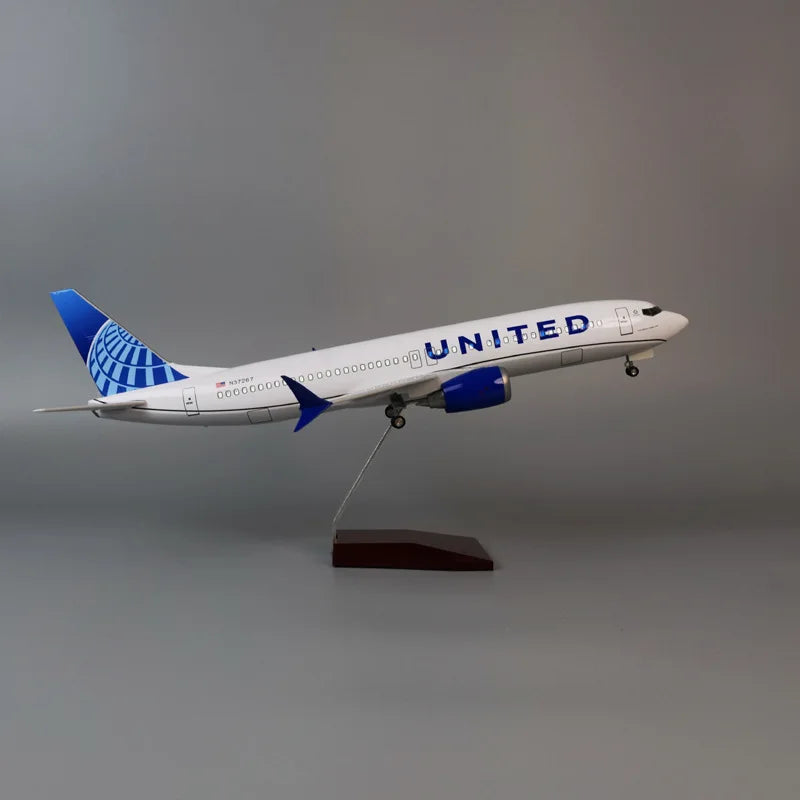 47cm Amercian United Airlines B737MAX 1/85 Large Scale Airplane Model Kit with Stand for Display Collection or Adult Toy Gift