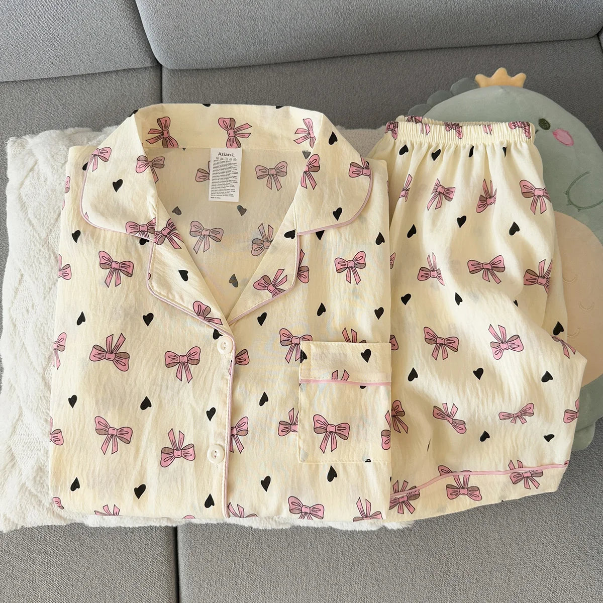 Women's Summer Pajamas, Thin Style with Bow Pattern, Short-Sleeved Shorts, Sweet and Cute, Can Be Worn Outside in Summer, Home Wear Set, Two-Piece Set