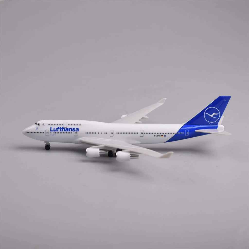 Scale Aircraft 20cm  747 Plane Model Lufthansa B747-400  Model ABS Adults Fun Ornament Collectible Model Airplane Gift Lufthansa