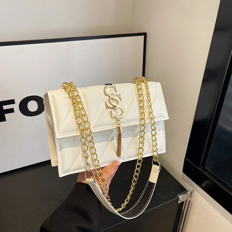 Fashionable Elegant  Argyle Quilted Small Square Bag Exquisite Metal Letter Tassel Diagonal Cross Bag Commuter Shoulder Bag