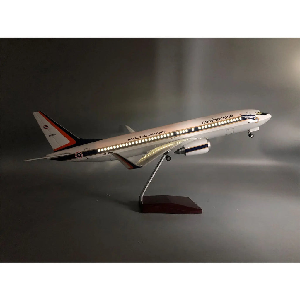 Royal Thai Presidential Boeing 737 Airplane Model 47cm Simulated Static Aircraft With Lights And Wheels For Collection Display