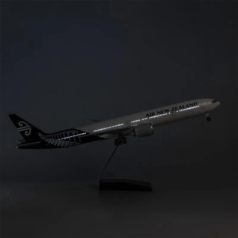 2025 New 1/157 Scale 47cm Boeing 777 Diecast Model Air New Zealand Airlines Resin Plane With Light Airplane Collection Display