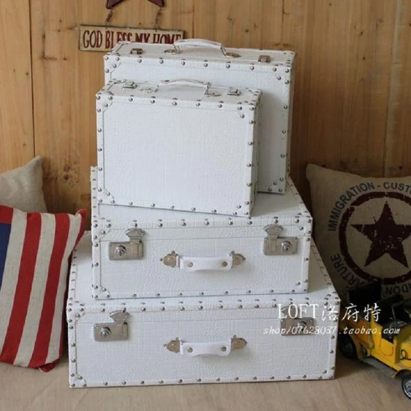 Crocodile Leather Pattern Travel Case, Antique Storage Trunk Suitcase withLock, Retro Home Decor Luggage Box for Luxury Gift