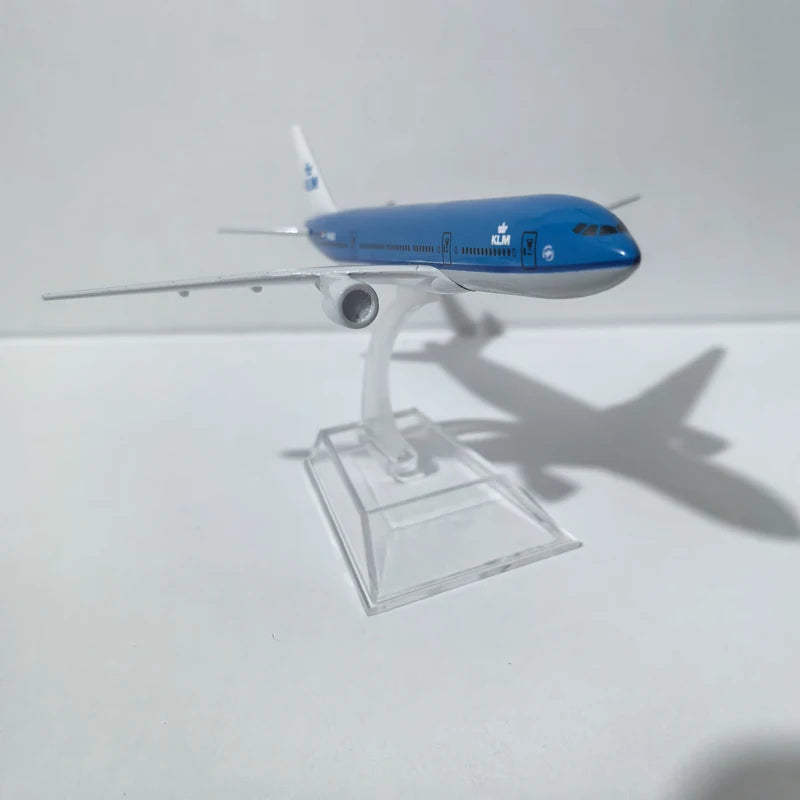 JASON TUTU 16CM KLM Royal Dutch Airlines B777 Aircraft Model Planel Airplane Diecast Metal Planes Collect Gifts ﻿
