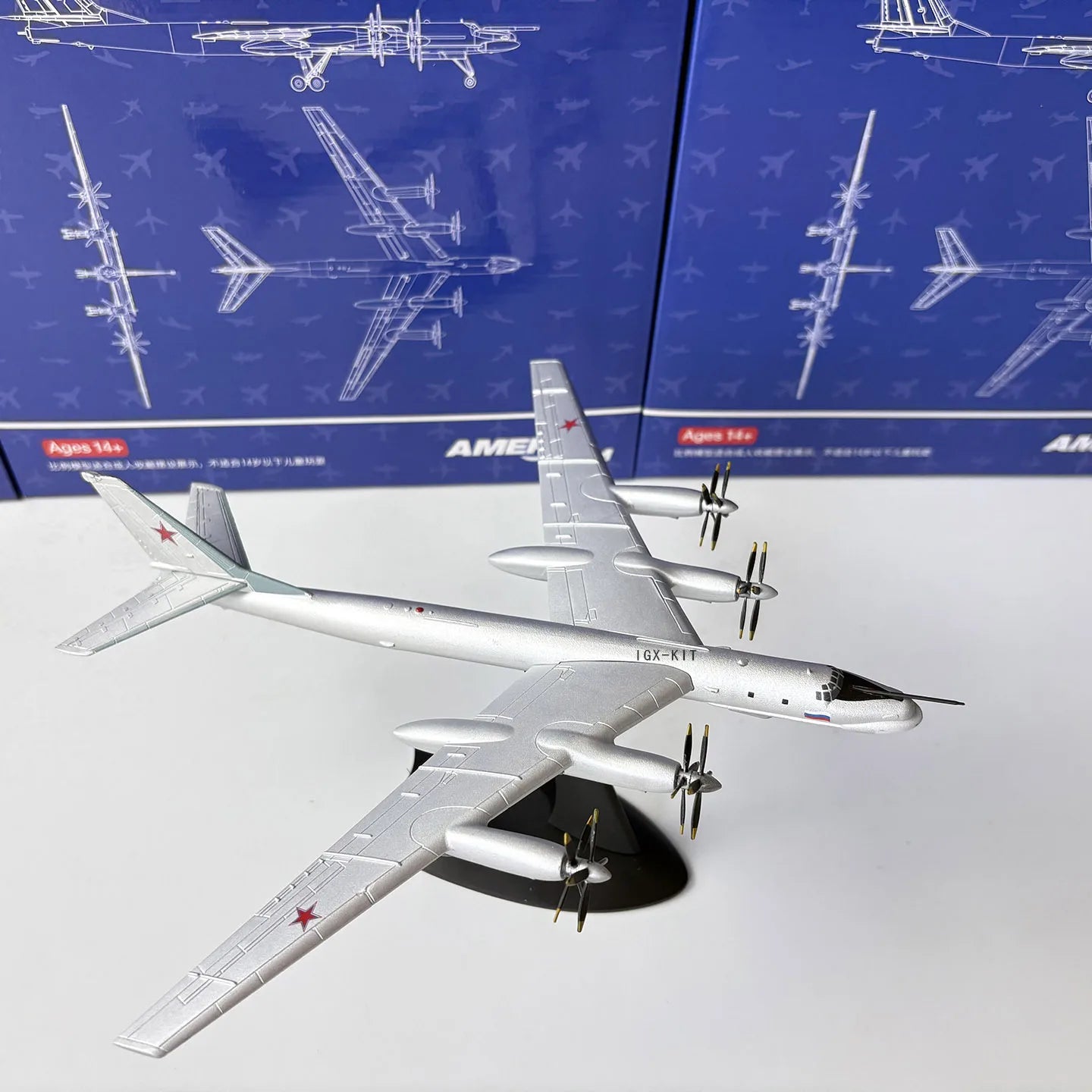 1:200 Scale Tupolev TU95 Bear Type Strategic TU-95 Bomber Metal Model Diecast Airplane Desktop Ornament Aircraft Collection Gift