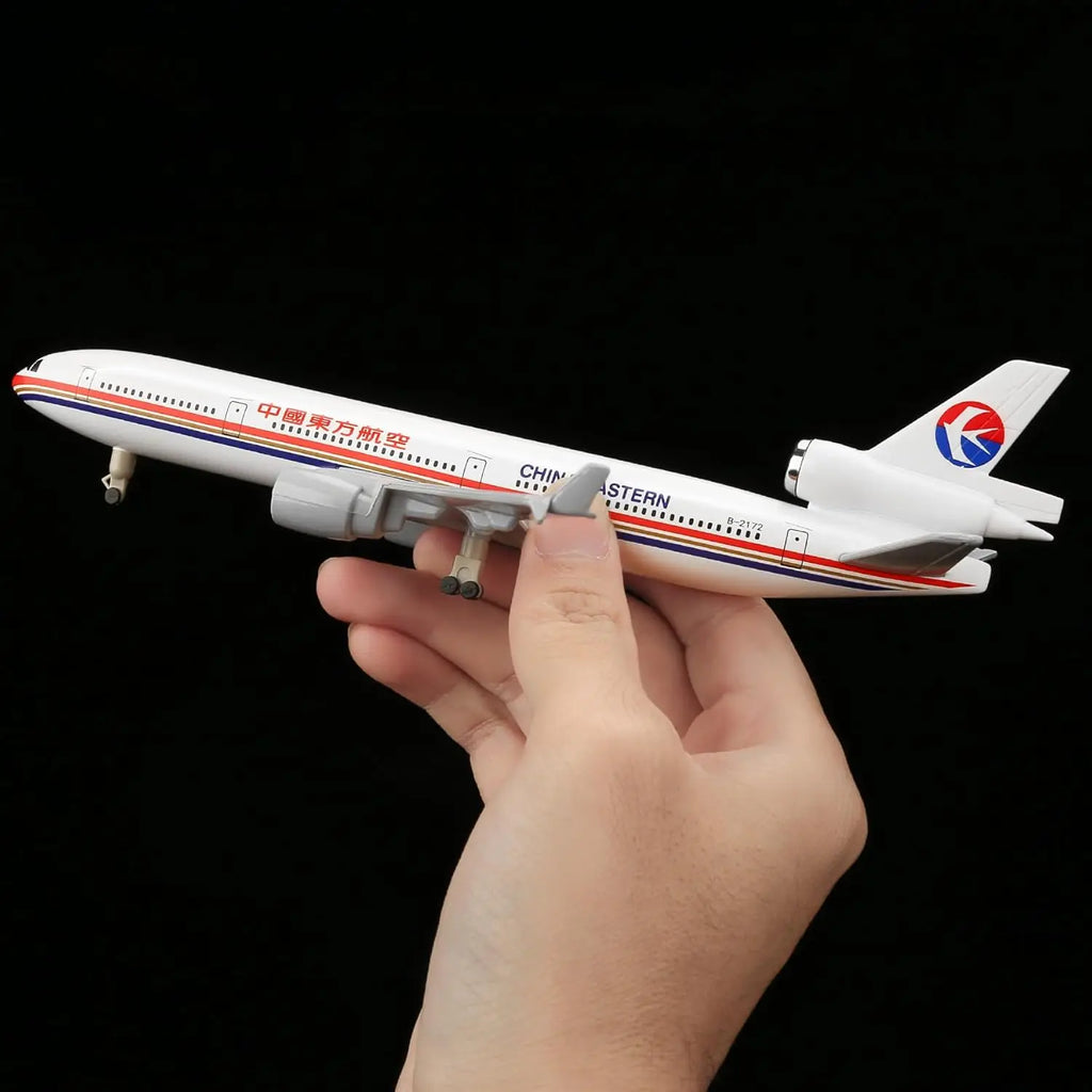 airplane toy Scale 20CM Model China Eastern Airways MD-11 Metal Miniature Aircraft Diecast With Wheel Aviation Collected Gift By