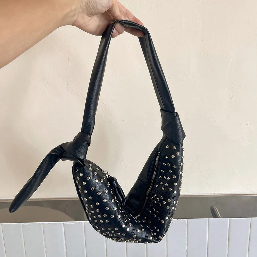 Personality niche trend messenger bag locomotive bag rivet simple versatile temperament chain single shoulder dumpling bag
