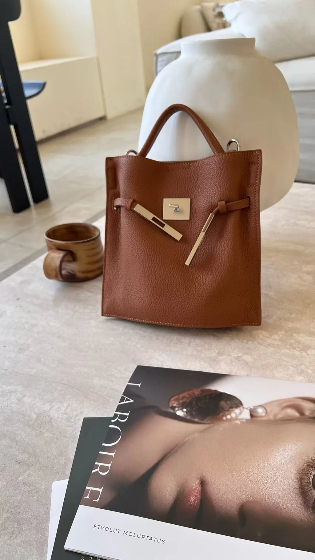 2026 New First-layer Cowhide Bucket  Women's Versatile Niche Medieval Exquisite Hand Carry Messenger Tote Bag Casual Fashion