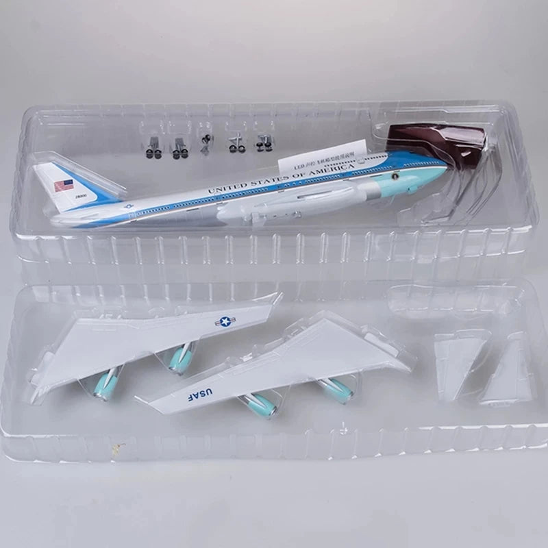 B747 Air Force One 1/150 Scale Model 47cm Die-Cast Resin with LED Lights And Wheels for Decoration Or Gifts
