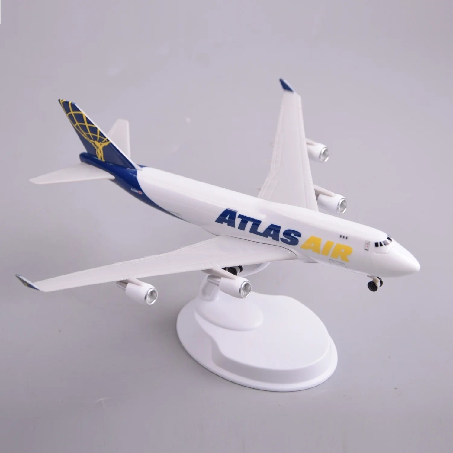 20CM Scale ABS Atlas Air Cargo B747 Airlines Openable Cargo Door Model Miniature Airplane Toy Model For Collections and Displays