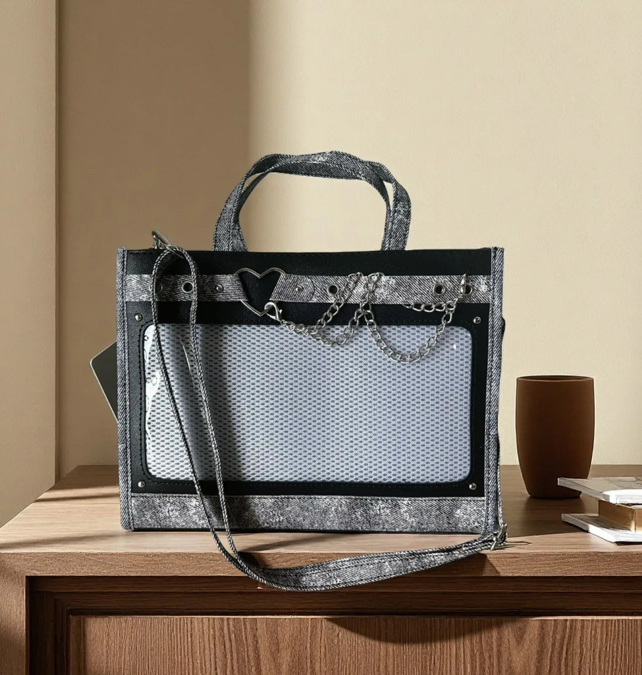 Original design niche fashion versatile simple daily pain bag large capacity chain love sweet cool portable messenger