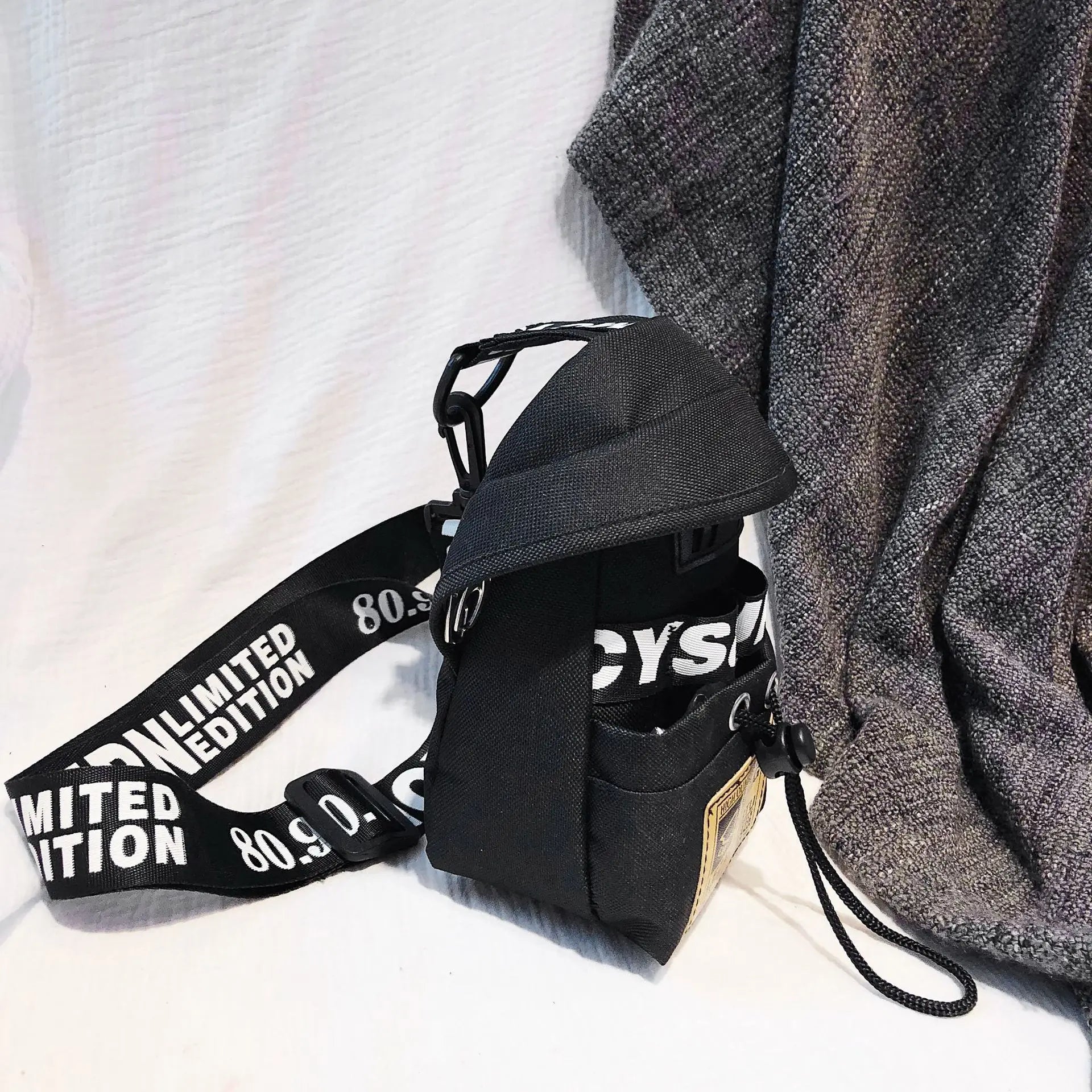 New Fashion Messenger Bag Trendy Street Letter Printed Shoulder Bags for Women Girls Outdoor Literary Chest Bag Friends Gifts