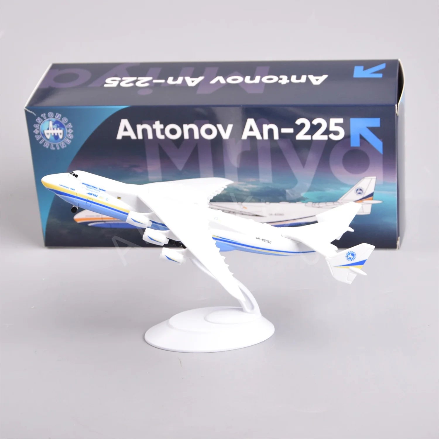 1/400 Scale 21cm An-225 "Mriya" Transport Plane Alloy Aircraft Replica Model Antonov An225 Plane With Base cabin can be opened