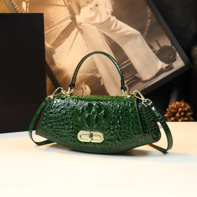 Women's saddle bag 2026, high-end leather small bag, new fashionable style, trendy and stylish, handheld messenger bag