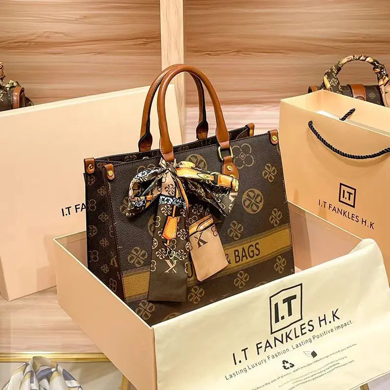 Fashionable Women Messenger Crossbody Bag Casual Trendy Can Be Used As A Spacious And Unique Diaper Bag