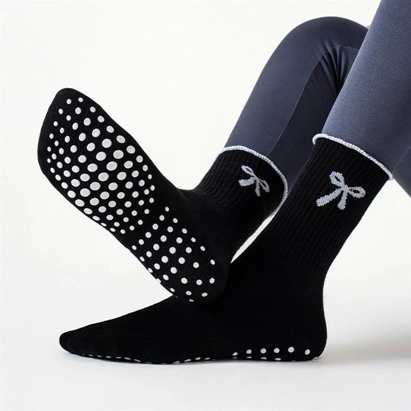 Dreamlikelin 1 Pair Women's Mid-Calf Pilates Socks Non-Slip Professional Yoga Socks Bow Print Fitness & Sports Socks
