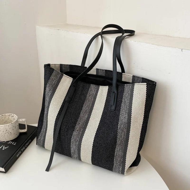 Korean Style Large Capacity Women's Shoulder Bag 2025 New Simple Vertical Stripes Casual Tote Bag Fashion Handbag