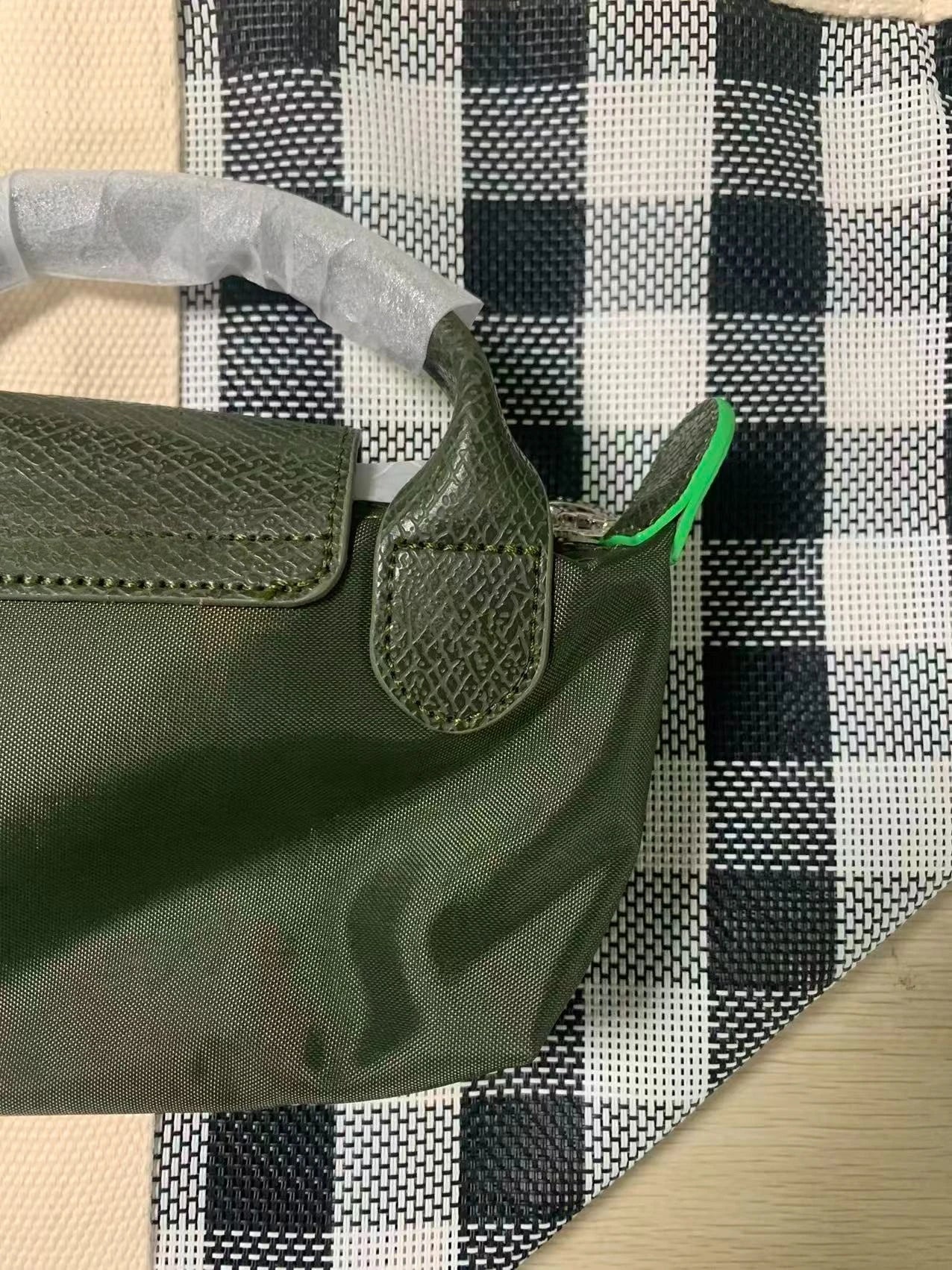 Trendy Style 2026 High-Quality Dumpling Skin Nylon Handbag, Crossbody Bag, Mini Coin Purse, Delicate and Compact Women's Bag