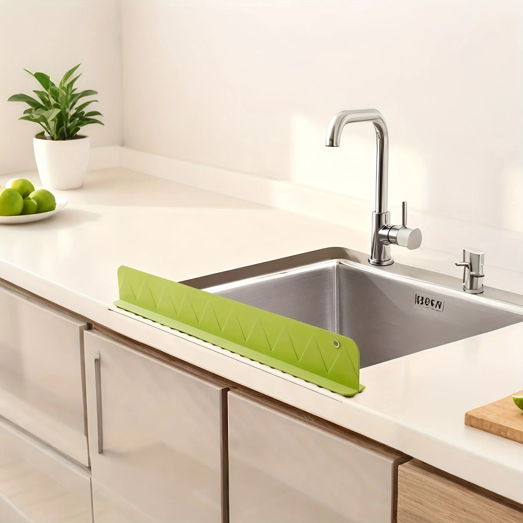 Silicone Sink Splash Guard Strong Suction Slip Easy Clean Block Water Splas Protect Countertop Home Kitchen Restaurant Daily Use