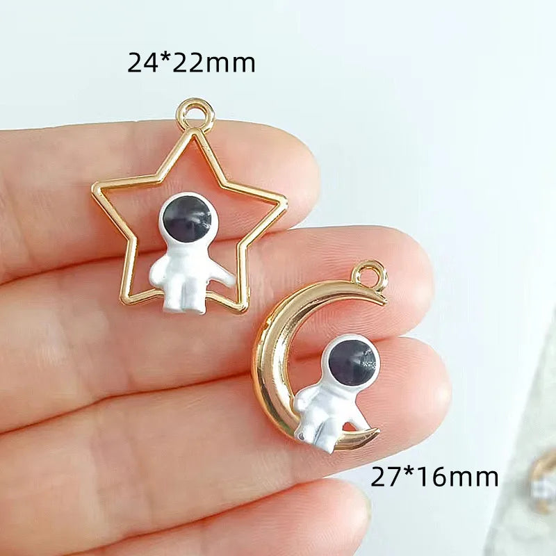 10pcs Cute Pick Up Stars Astronaut Charms Alloy Enamel Charm Pendant For Jewelry Making DIY Couple Bracelets Floating