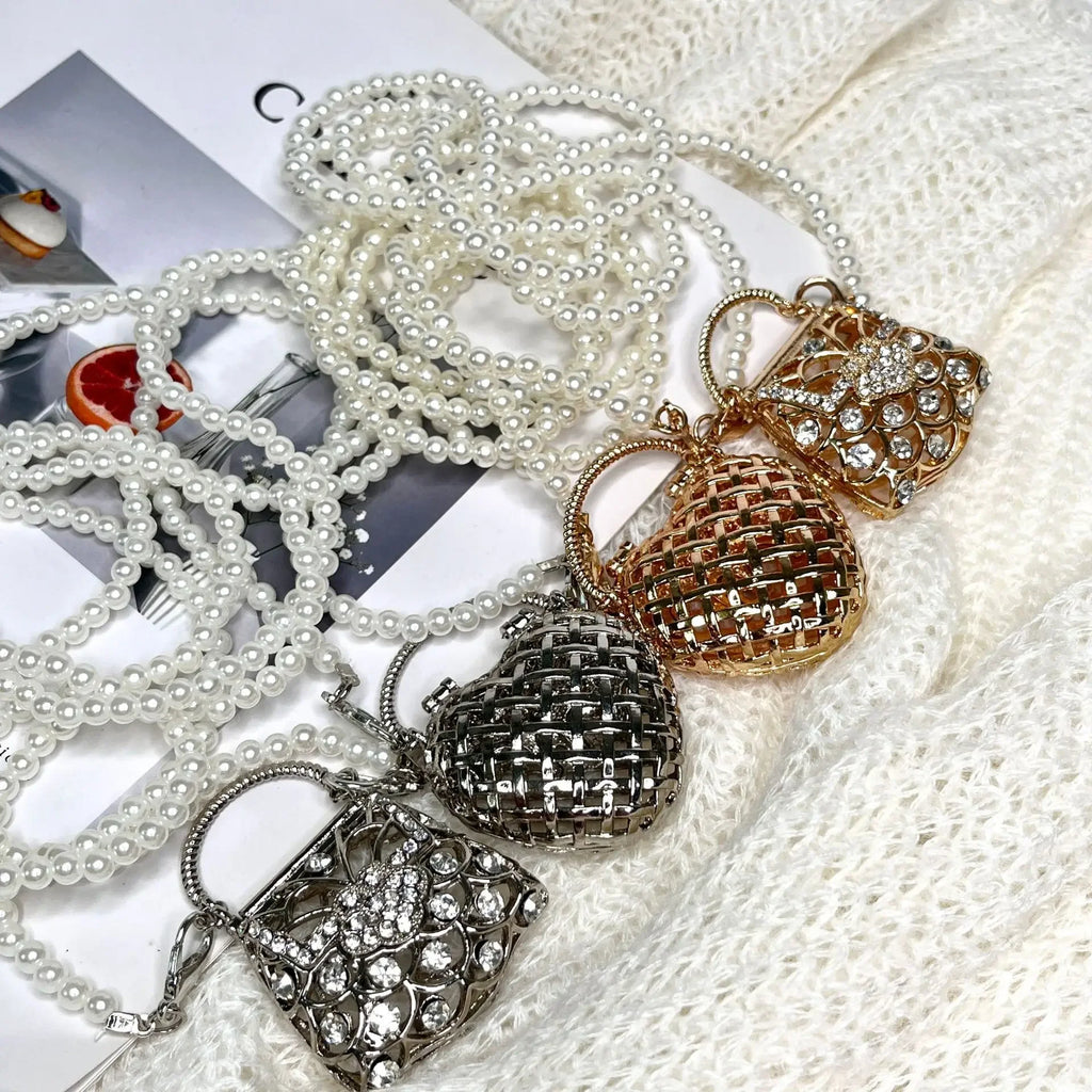 Designer Hollowed Out Heart- Haped Dinner Bags for Women  Fashionable Metal Style Shoulder Bag  Mini Accessory Bag
