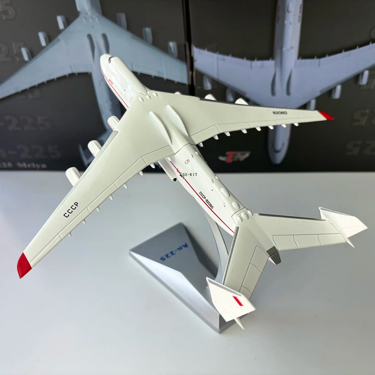 1/400 Scale AN225 Heavy Transport Aircraft Russian Ukraine AN-225 Diecast Finished Military Plane Model Collection Ornament Gift